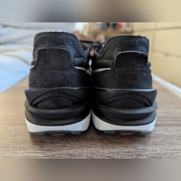 Nike Waffle One Women's Shoes (8) - Picture 3 of 9